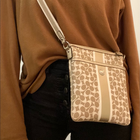 Small Vintage Coach Bag - Picture 1 of 7